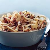 LINGUINE w/CAULIFLOWER, GREEN OLIVES & ALMONDS