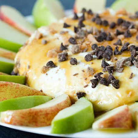 Salted Caramel Apple Cheesecake Dip