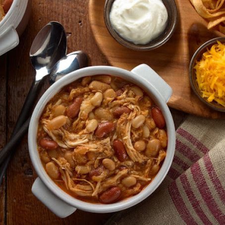 Slow Cooker Shredded BBQ Chicken Chili