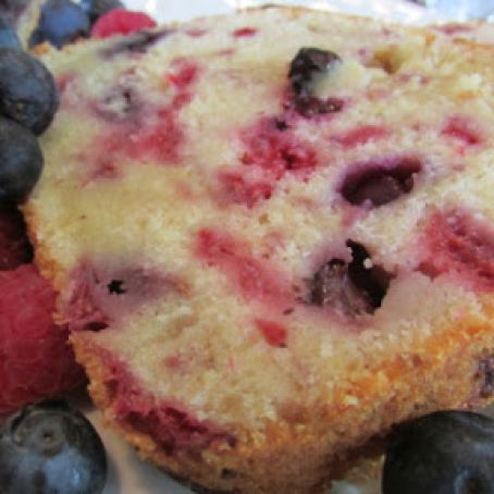 Berry Pound Cake ( Red, White and Blue!!)