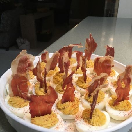 Deviled Eggs with Crispy Proscuitto