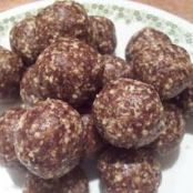 Date/Coconut/Carob Balls
