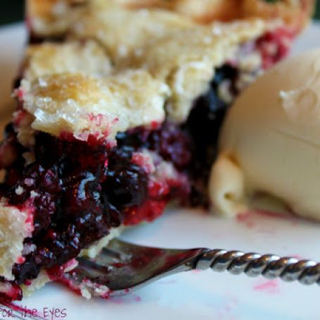 Berry Pie with a French Pastry Pie Crust