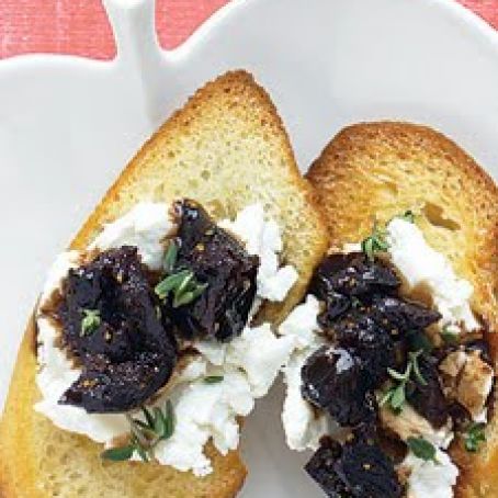 Goat-Cheese Crostini with Fig Compote