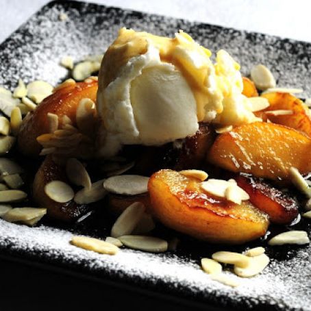 PERAS CON QUESO MASCARPONE Y ALMENDRAS