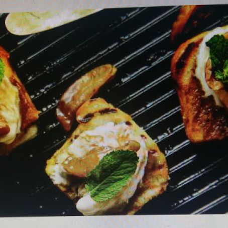 GRILLED APPLE SUNDAE