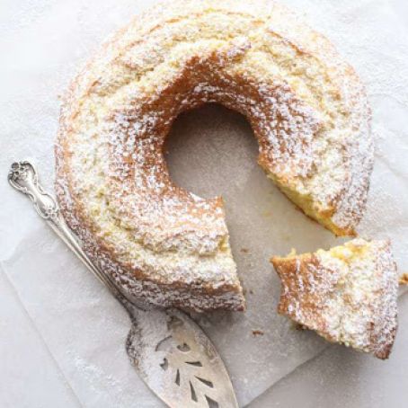 Italian Fresh Cream Lemon Cake