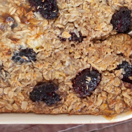 Baked Oatmeal with Blackberries and Coconut