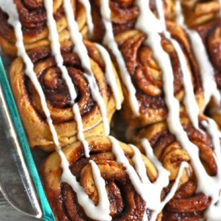 Pumpkin Cinnamon Rolls (vegan)