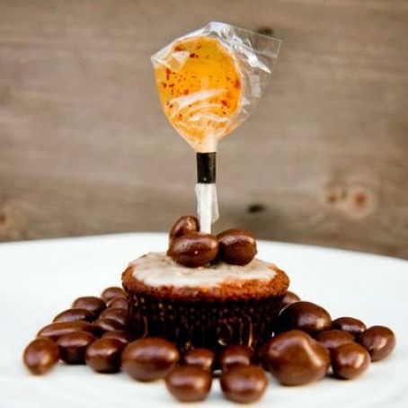 Oatmeal Raisin Cupcakes with Maple Glaze
