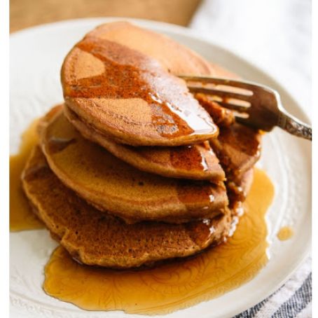 Whole Wheat Gingerbread Pancakes