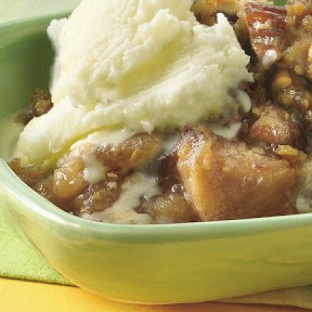 Slow-Cooked Praline Apple Crisp