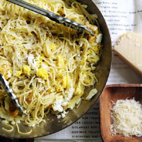 Spaghetti with Fried Eggs