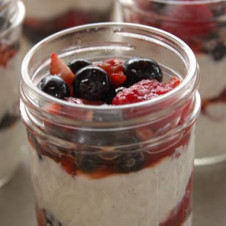 Vanilla Berry Yogurt Parfaits