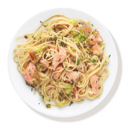 Buttery Pasta With Salmon and Leeks