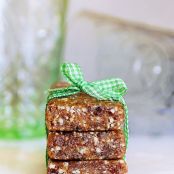 Oatmeal-Raisin Cookie Larabars1/2 cup raisins (80g) 6 T quick oats (30g) 1/2 cup walnuts (40g) 1/8 tsp plus 1/16 tsp salt 1/4 tsp pure vanilla extract