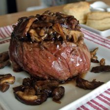 Coffee-Rubbed Filet Mignon with Ancho-Mushroom Sauce
