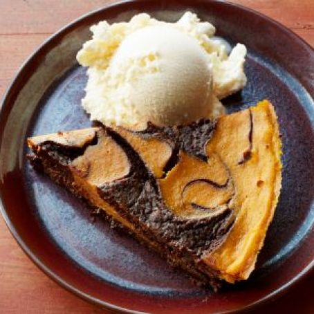 Pumpkin-Brownie Swirl Pie