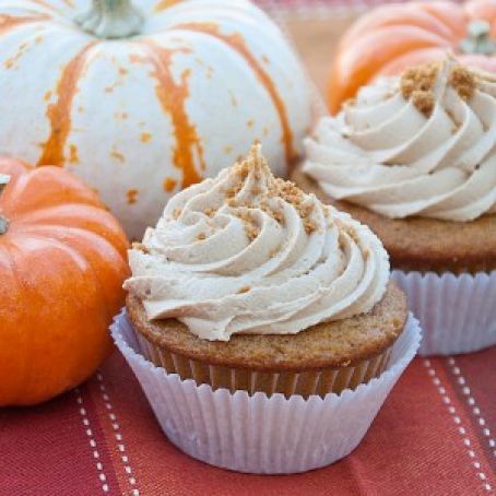 Pumpkin Cupcakes with Biscoff Buttercream