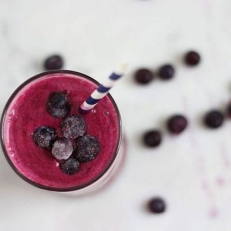 4-Ingredient Beet Berry Smoothie