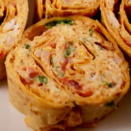 Appetizer-Chicken Enchilada Dip Rollups