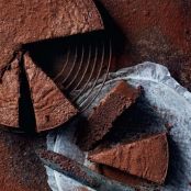 Flourless Cacao Fudge Cake