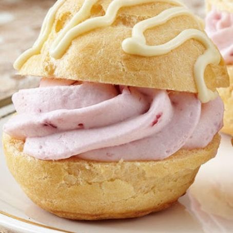 CRANBERRY CREAM PROFITEROLES