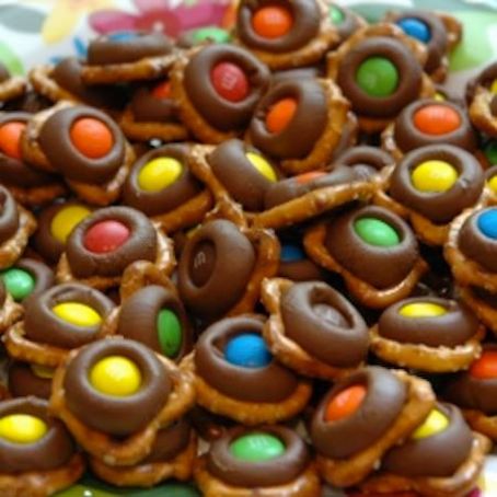 M&M Pretzel Bites: Seriously Addictive