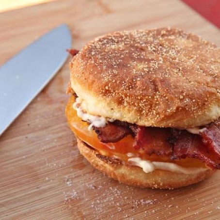 Tomato and Bacon Breakfast Sandwiches