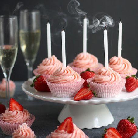 Strawberries and Champagne Cupcakes