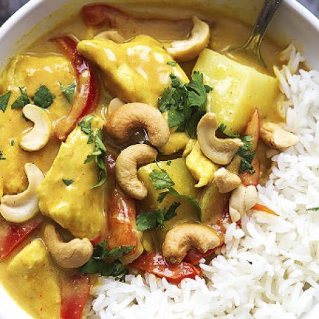 Slow Cooker Coconut Curry Cashew Chicken