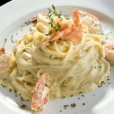 PASTA CON CANGREJO EN SALSA DE QUESOS