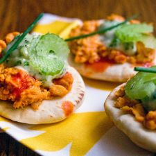 Buffalo Chickpea Pitas With Ranch