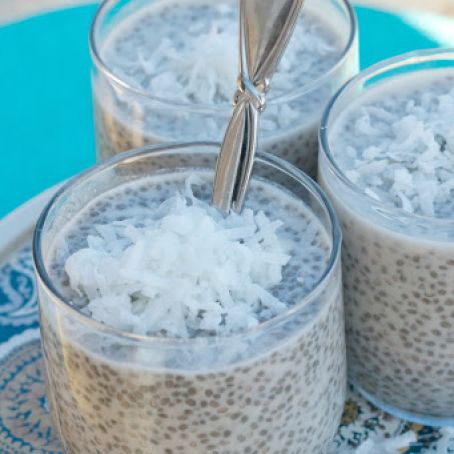 CHIA SEED COCONUT CREAM PIE PUDDING