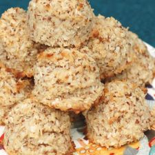 Maple Coconut Macaroons with Quinoa Flour