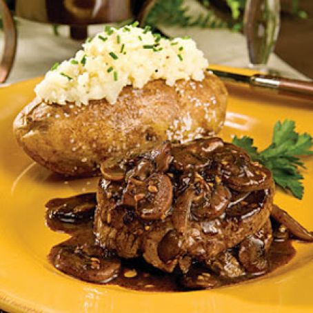 Beef Fillets with Burgundy Mushroom Sauce