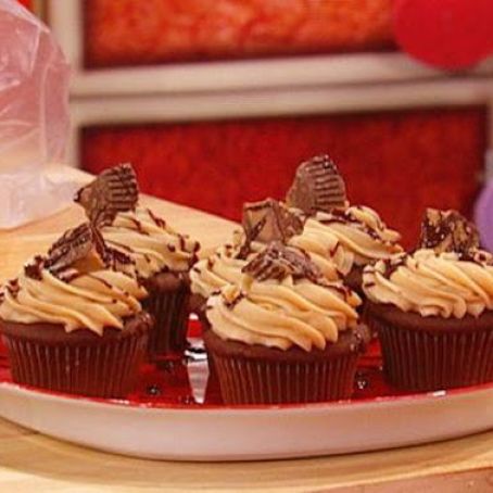 Buddy Valastro’s Peanut Butter Cup Cupcakes