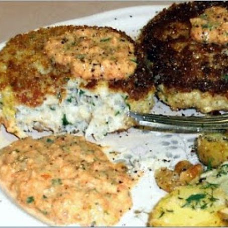 Crab Cakes with Roasted Red Pepper Sauce