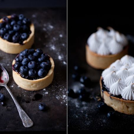 Blueberry meringue pie