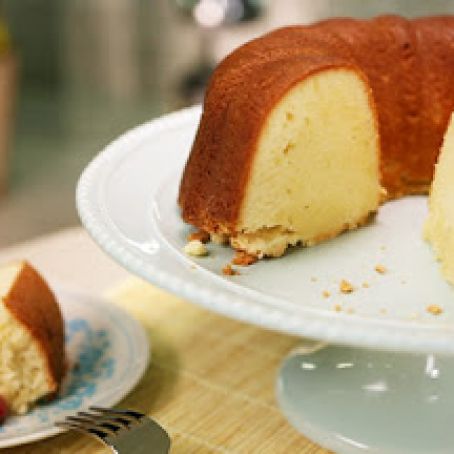 Kimberly's Simply Southern Grandmother Burrell's Pound Cake