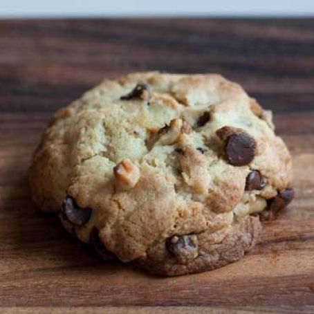 Levain Bakery Chocolate Chip Cookies
