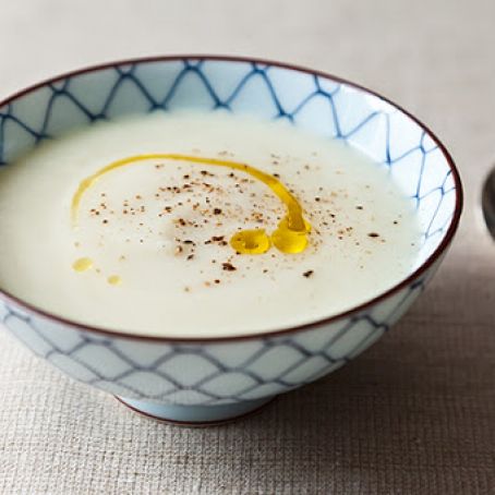 PAUL BERTOLLI'S CAULIFLOWER SOUP