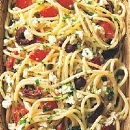 Spaghetti with Tomatoes, Black Olives, Garlic, and Feta Cheese