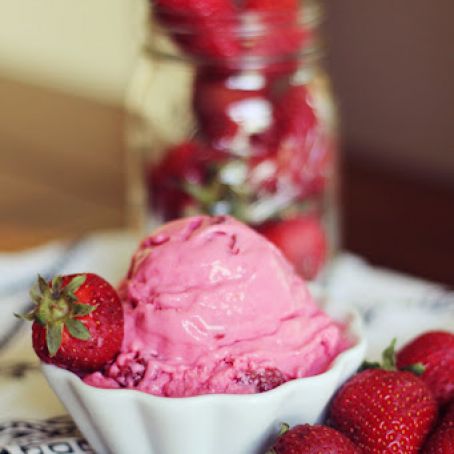 Skinny Strawberry Ice Cream