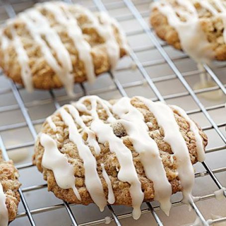ICED OATMEAL APPLESAUCE COOKIES
