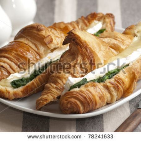 BRIE CROISSANTS