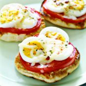 English-Muffin Egg Pizzas