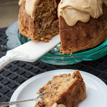 Chunky Apple Walnut Cake