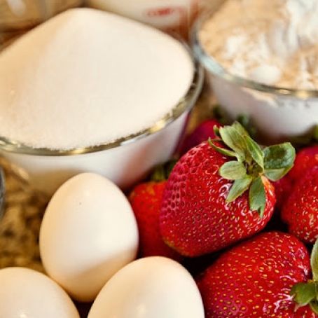 Strawberry & Buttercream Cake *****