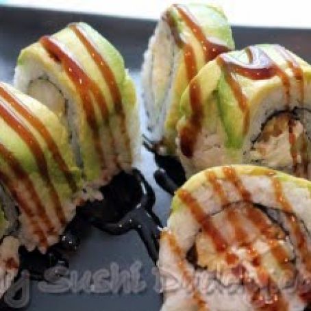 Shrimp Tempura Roll with Avo­cado on Top